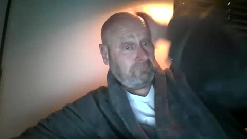 Snapshot of bigmike3339 chatting on December 28, 8:26 am bigmike3339 online show from December 28, 8:26 am