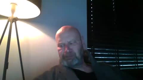 Snapshot of bigmike3339 chatting on February 26, 7:34 am bigmike3339 online show from February 26, 7:34 am