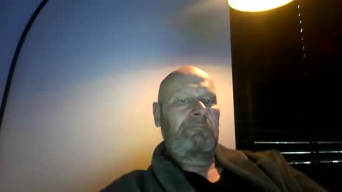Snapshot of bigmike3339 chatting on February 12, 7:34 am bigmike3339 online show from February 12, 7:34 am