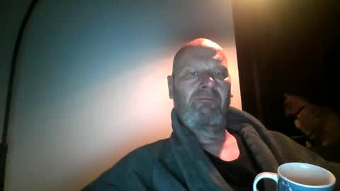 Snapshot of bigmike3339 chatting on December 31, 5:44 am bigmike3339 online show from December 31, 5:44 am