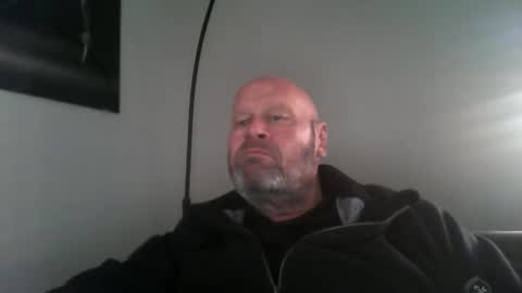 Snapshot of bigmike3339 chatting on January 10, 10:06 am bigmike3339 online show from January 10, 10:06 am