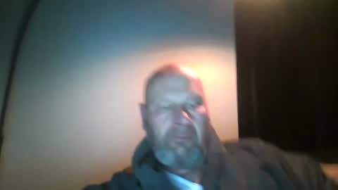 Snapshot of bigmike3339 chatting on February 15, 5:30 am bigmike3339 online show from February 15, 5:30 am