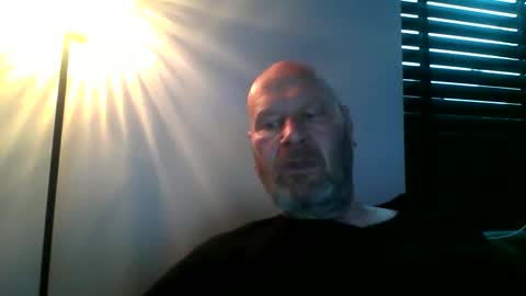 Snapshot of bigmike3339 chatting on October 27, 8:36 am bigmike3339 online show from October 27, 8:36 am