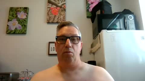 bignhard_69_ online show from June 12, 5:12 pm