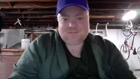 Big Red online show from April 29, 1:32 am