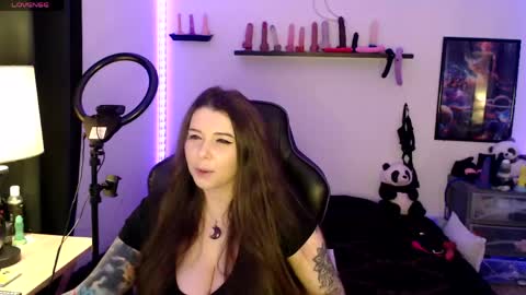 Nichole lights online show from May 5, 9:31 pm