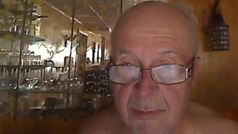Snapshot of bill_25061 chatting on October 6, 1:29 pm bill_25061 online show from October 6, 1:29 pm