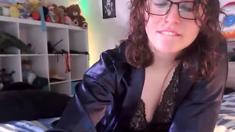 Billie Wilde twitter BillieWildeLove online show from December 22, 11:11 pm