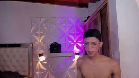 Snapshot of billy_jamees chatting on September 16, 8:12 pm Sam online show from September 16, 8:12 pm