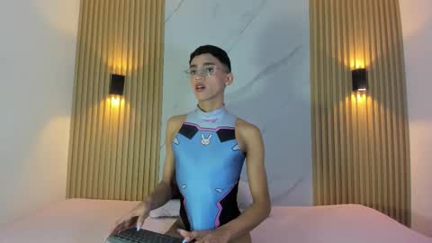 Sam online show from November 18, 7:50 pm