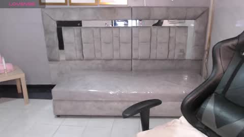 Live 1000pm 600am COLOMBIAN HOUR online show from October 3, 8:50 pm