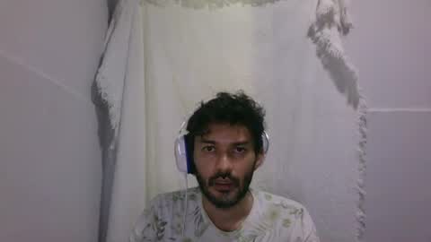 binhodm1 online show from December 3, 7:49 am