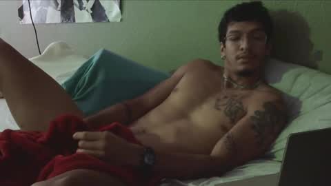 bitix00 online show from September 30, 4:06 pm