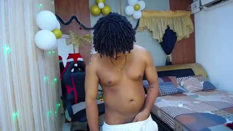 black_king_241 online show from December 5, 4:01 am