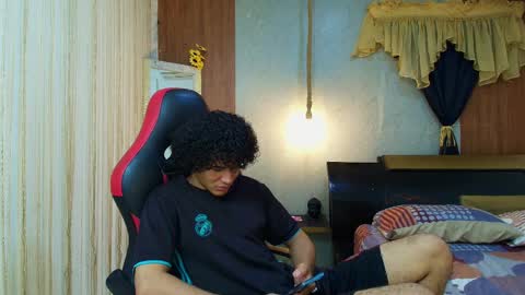 black_king_241 online show from April 4, 10:50 pm