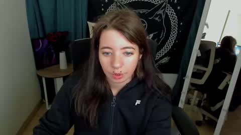 Snapshot of black_kittie_01 chatting on September 18, 12:31 pm Black Kittie Wednesday - 1300 - 1900 GMT help me get 100 thumbs up online show from September 18, 12:31 pm