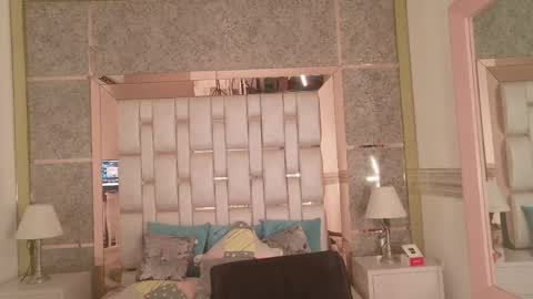 Nina online show from April 13, 2:21 pm