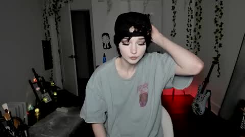 Ella online show from December 19, 12:39 am