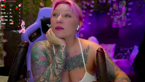 Snapshot of blackedbarbie chatting on September 12, 6:32 pm Alice online show from September 12, 6:32 pm