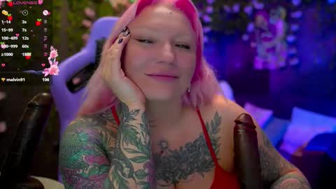 Snapshot of blackedbarbie chatting on October 3, 7:44 pm Alice online show from October 3, 7:44 pm