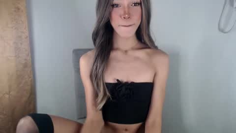 Black  Queen online show from March 1, 5:52 am