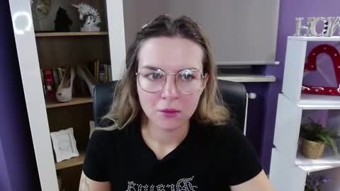 Z O E Y online show from October 16, 4:45 am