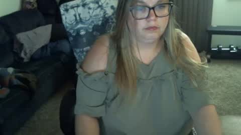 bladesizzo3111 online show from June 17, 7:24 am