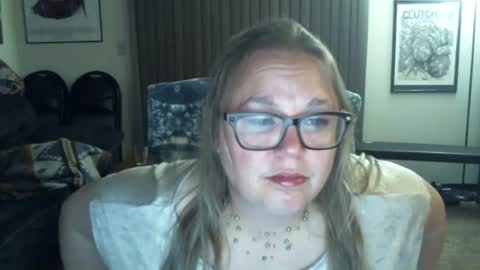 bladesizzo3111 online show from June 15, 5:32 am