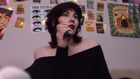 Britney online show from April 4, 12:56 pm