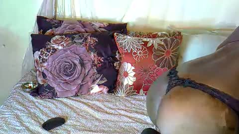 blaqgirl_ online show from May 9, 6:14 pm