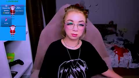 Nicole online show from December 22, 3:46 am