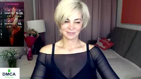 Lola online show from June 22, 5:53 pm