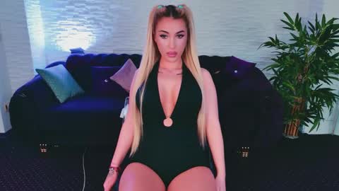 Kiki online show from April 29, 7:08 pm