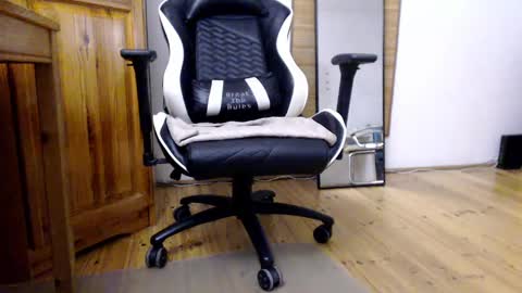 blondyelena online show from March 4, 7:51 am