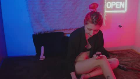 Bloom online show from February 6, 3:26 pm