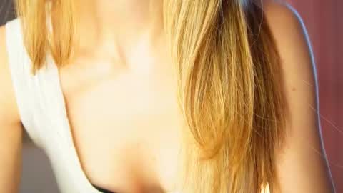 Elly online show from February 11, 1:15 pm