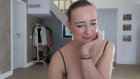 blue_angel_sweet online show from September 19, 5:00 am