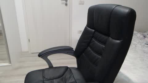 Juliet online show from December 3, 6:19 pm