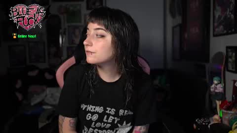 Blue online show from December 17, 3:13 am