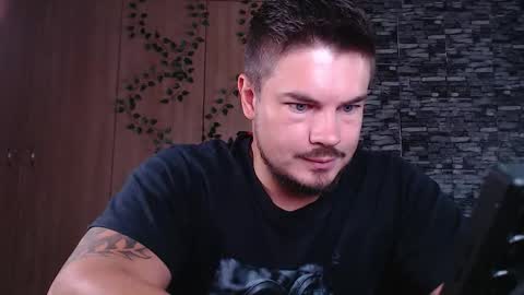 blueeyeboy0 online show from February 24, 7:44 am