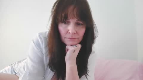 BlueEyes40DDDs online show from April 1, 2:56 am