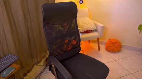 FLORAA online show from November 10, 2:20 pm