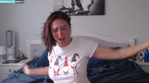 Stacey online show from December 14, 1:45 am