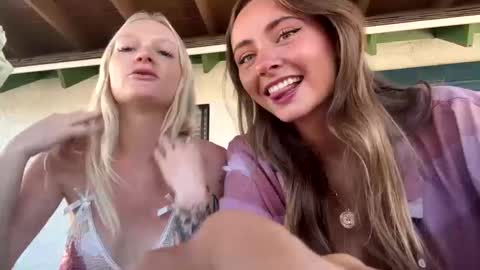 Snapshot of blueyebabyxoxo chatting on October 12, 7:05 pm blueyebabyxoxo online show from October 12, 7:05 pm