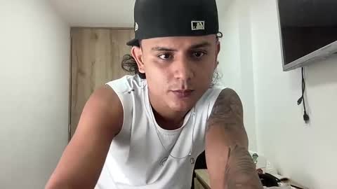 Bob  INDEPENDENT MODEL online show from September 30, 4:12 am