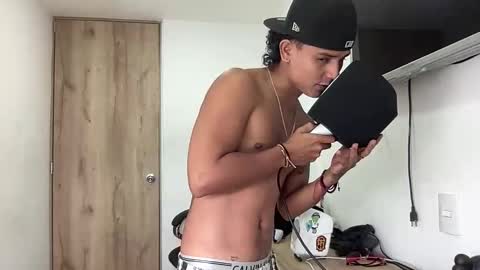 Bob  INDEPENDENT MODEL online show from October 13, 4:31 pm