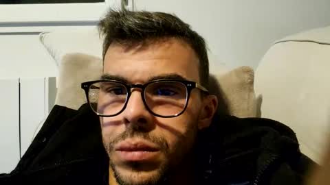 Snapshot of bomale89 chatting on December 5, 9:00 pm bomale89 online show from December 5, 9:00 pm