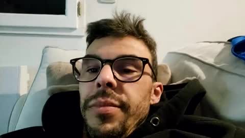 Snapshot of bomale89 chatting on February 10, 10:40 pm bomale89 online show from February 10, 10:40 pm