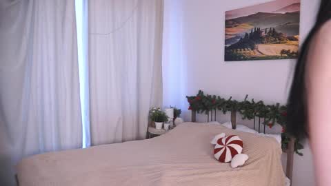 Akemi online show from April 11, 6:40 am