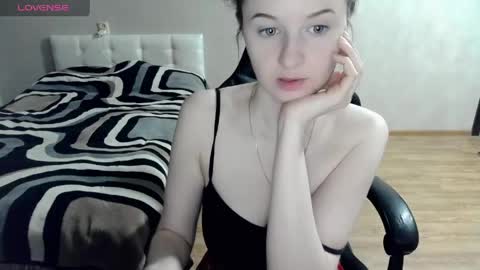 bon___bon online show from May 9, 9:10 pm